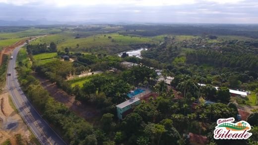 Vista aérea da Estância Gileade à beira da BR 101